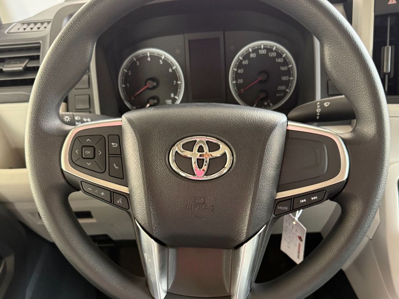 Toyota Hiace 3.5 V6 CARGO MANUAL TRANSMISSION **EXPORT ONLY**التصدير فقط خارج الخليج***