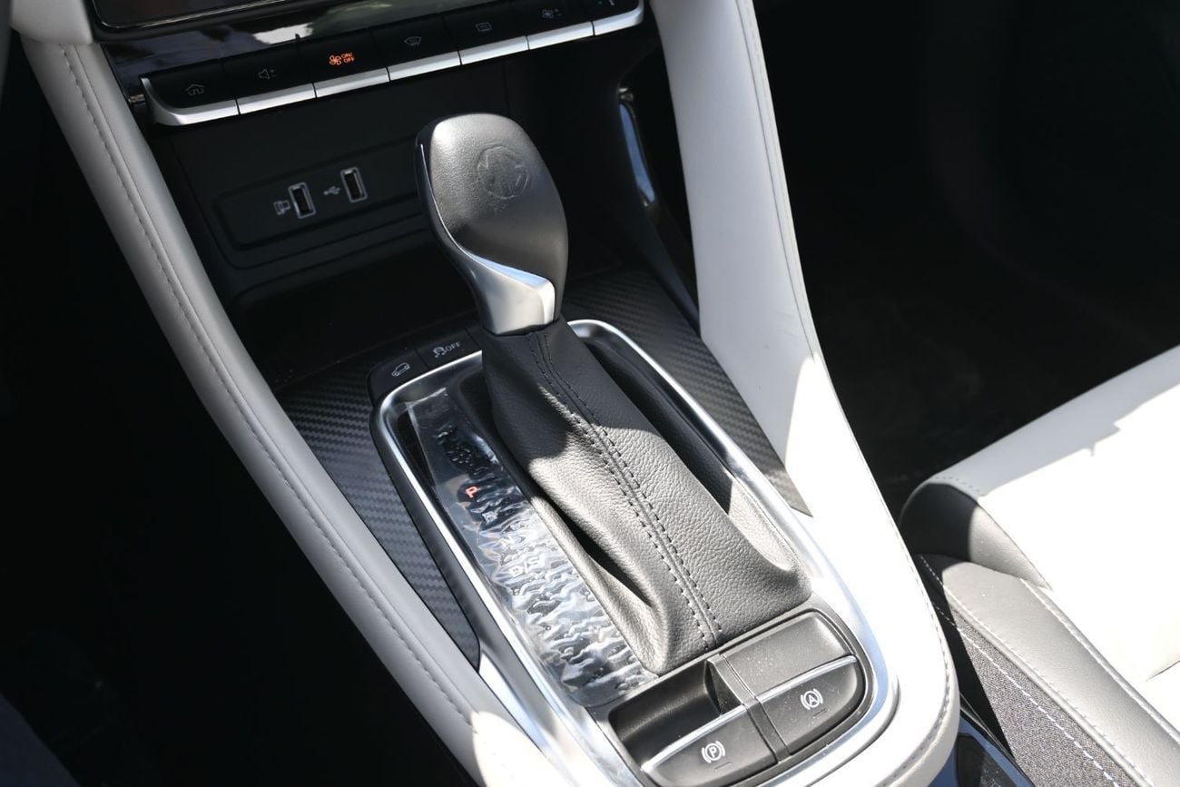 MG ZS MG ZS Luxury 1.5L Petrol Model 2025, Color White