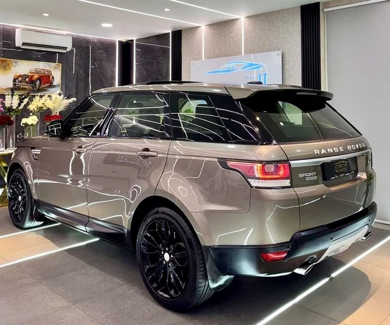 Land Rover Range Rover Sport SUPERCHARGED || GCC II FULLY LOADED || FOOTSTEPS || GIVEN WARRANTY