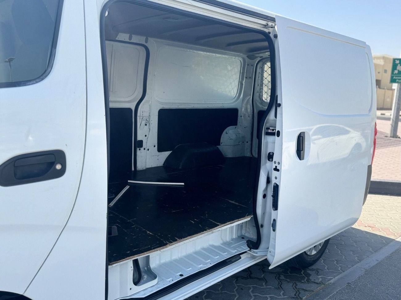 Nissan Urvan Panel Van Std 2.5L A/T (3 Seater) Petrol (4 Door)