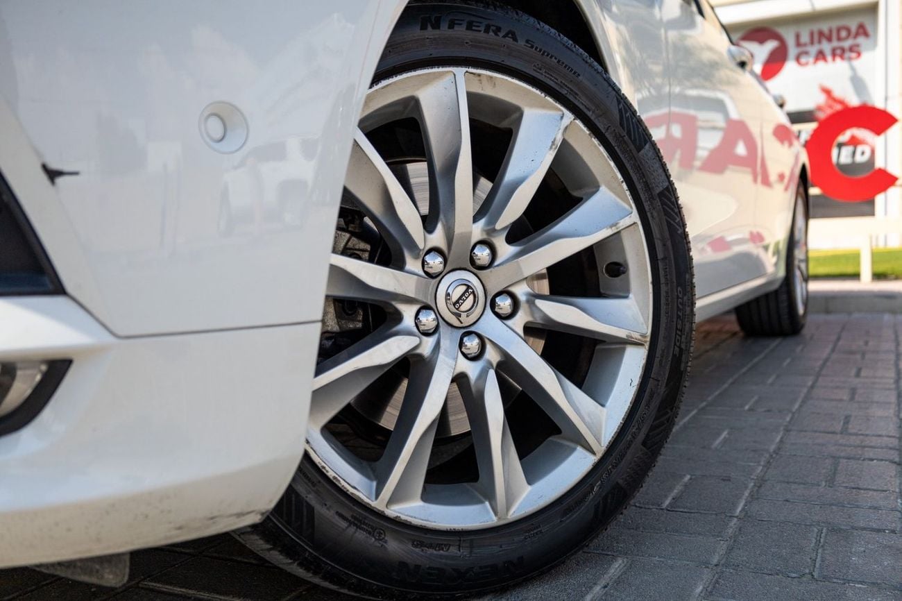 Volvo S90 Volvo S90 2017 GCC specs for 826.00 AED monthly