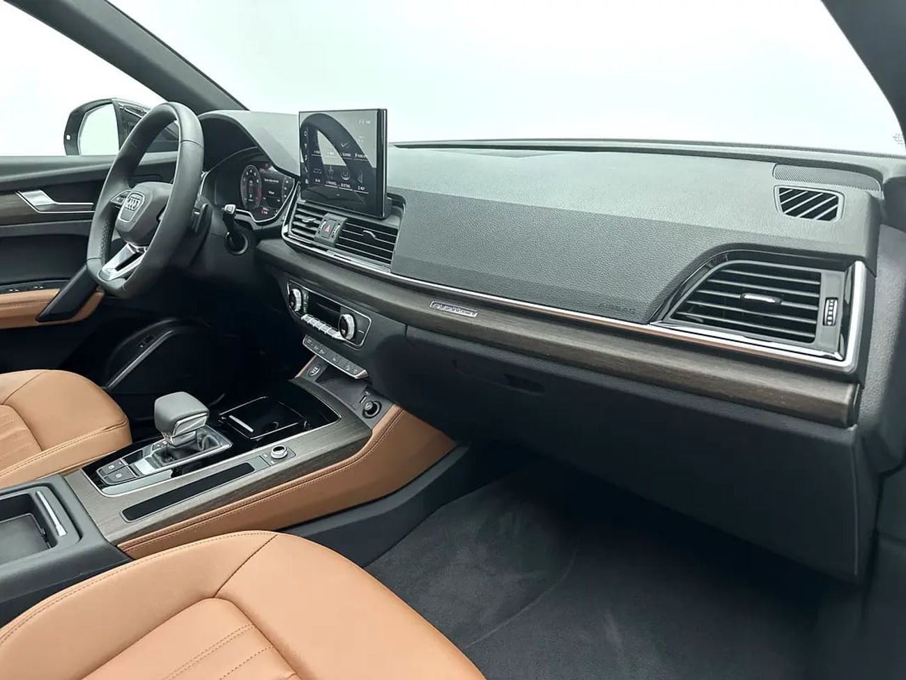 Audi Q5 45 TFSI quattro Sport Style & Technology Selection 2.0L Advanced 45 TFSI quattro 249hp (Ref# 106957)