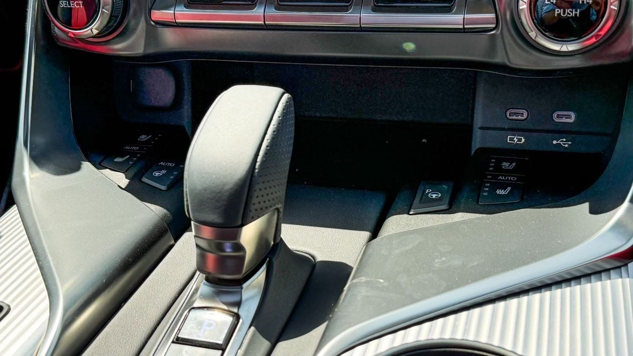 لكزس LX 700h F Sport