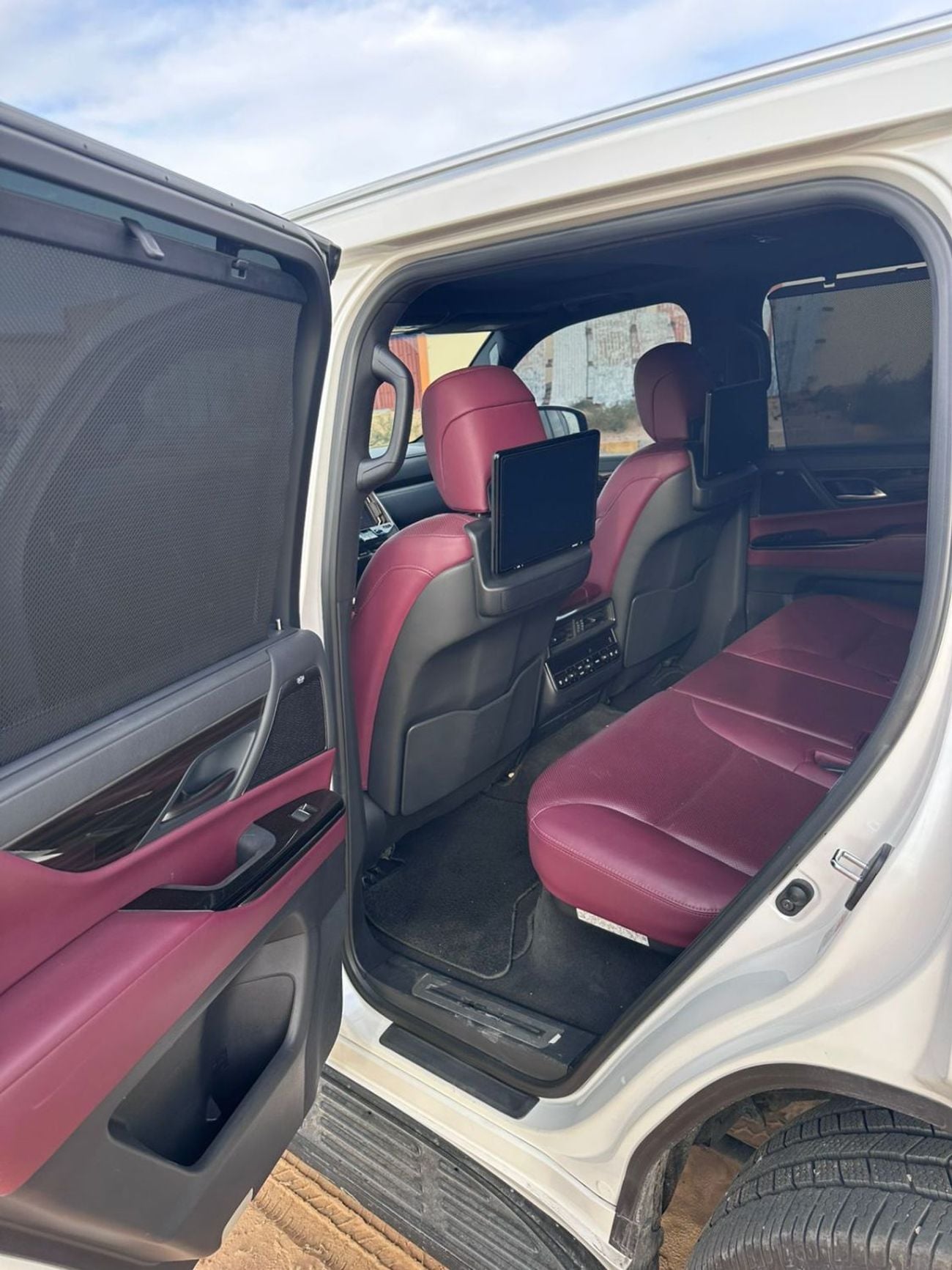 Lexus LX 600 3.5L twin-turbo V6