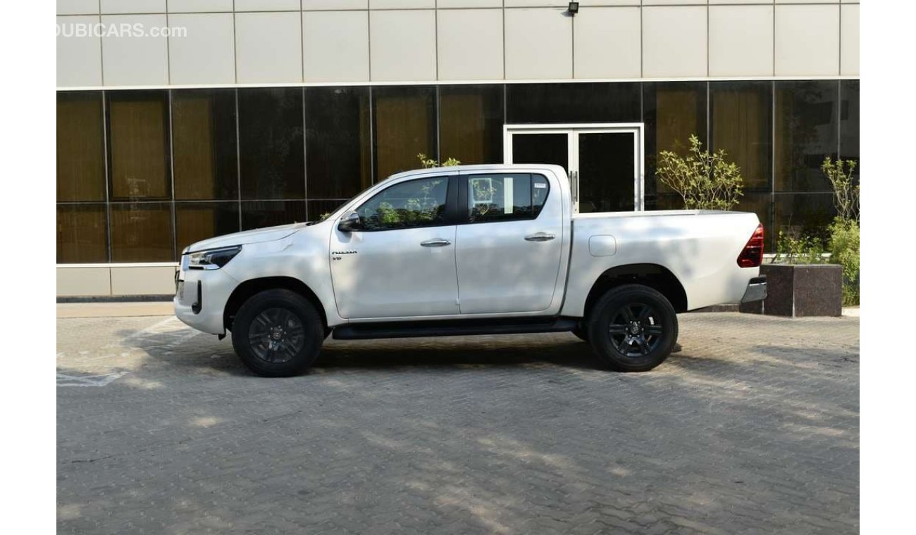 Toyota Hilux D/cab P/up 4x4 4.0L Petrol - A/T - 22YM - STD - WHT_MAR (For Export Only)