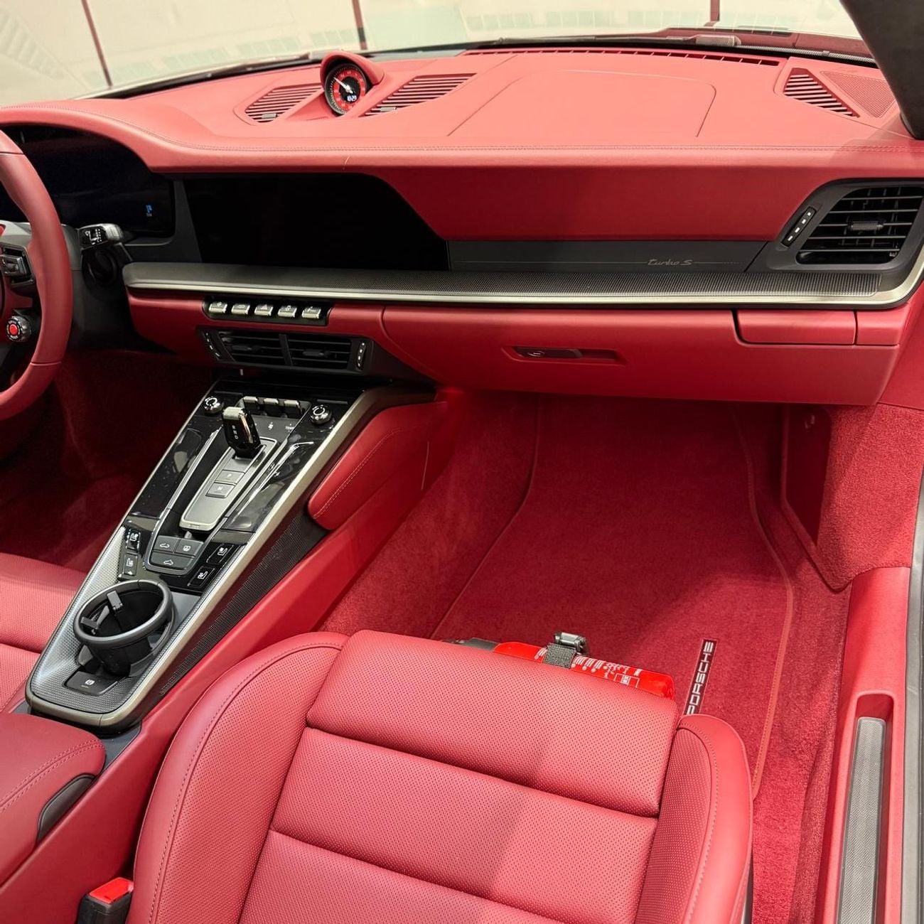 Porsche 911 TURBO S | GCC | Dealer warranty