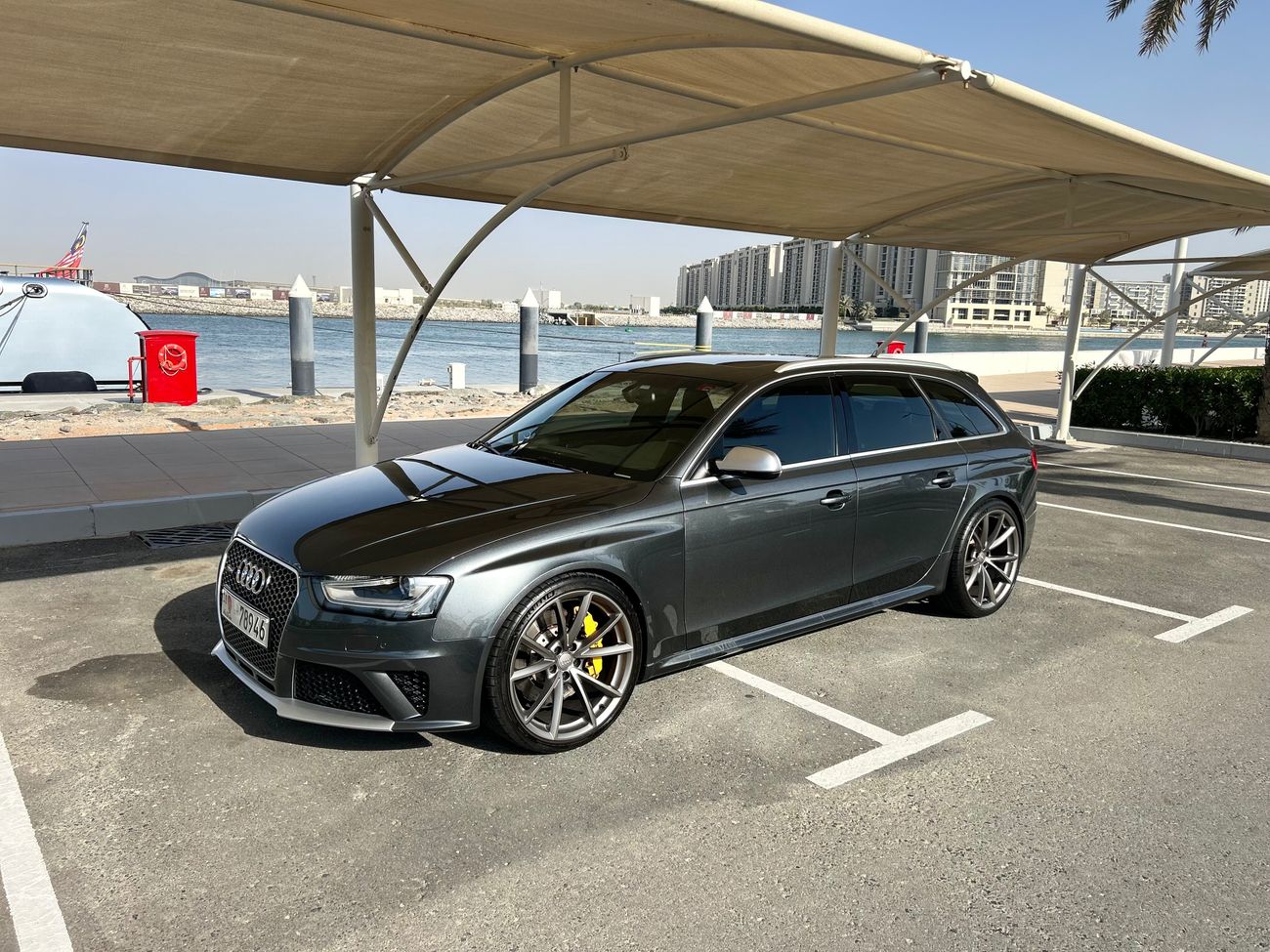 Audi RS4 FSI quattro 4.2L