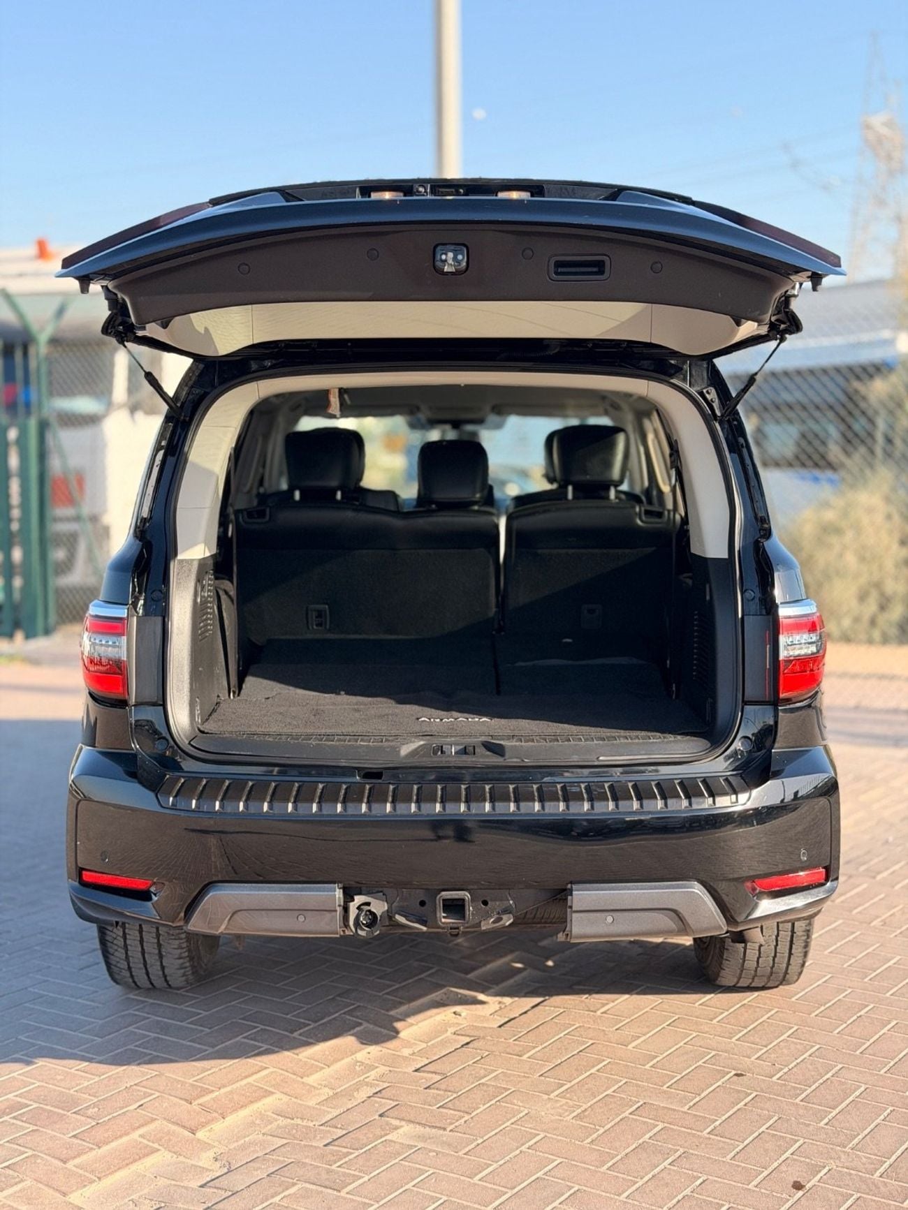 Nissan Armada 4WD SV 2021 5.6L