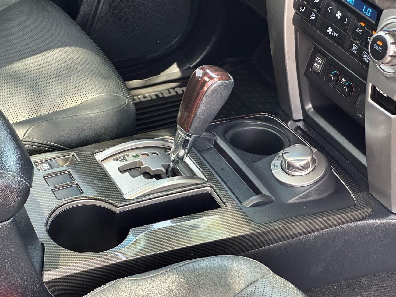 تويوتا Runner4 TOYOTA 4RUNNER LIMITED | FULL OPTION | 7 SEATS & 4X4 | UAE PASS