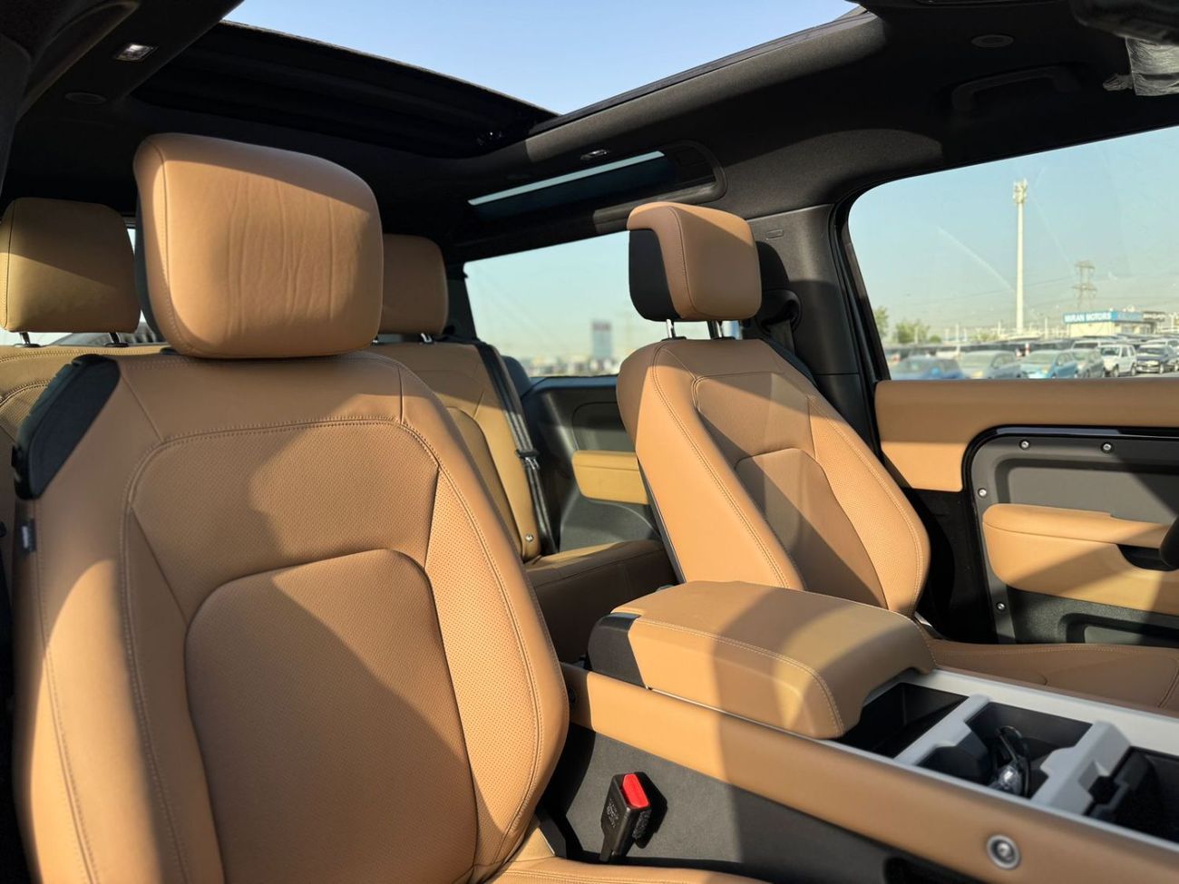 لاند روفر ديفندر Land Rover Defender P400 X-Dynamic SE 2025 2DOORS