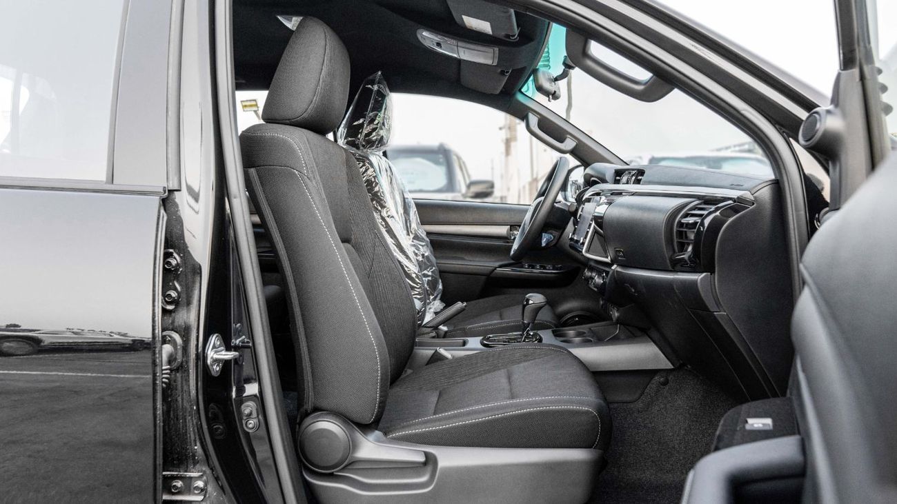 تويوتا هيلوكس 2026 Toyota Hilux Adventure 4.0L AT Petrol (Black-Black)