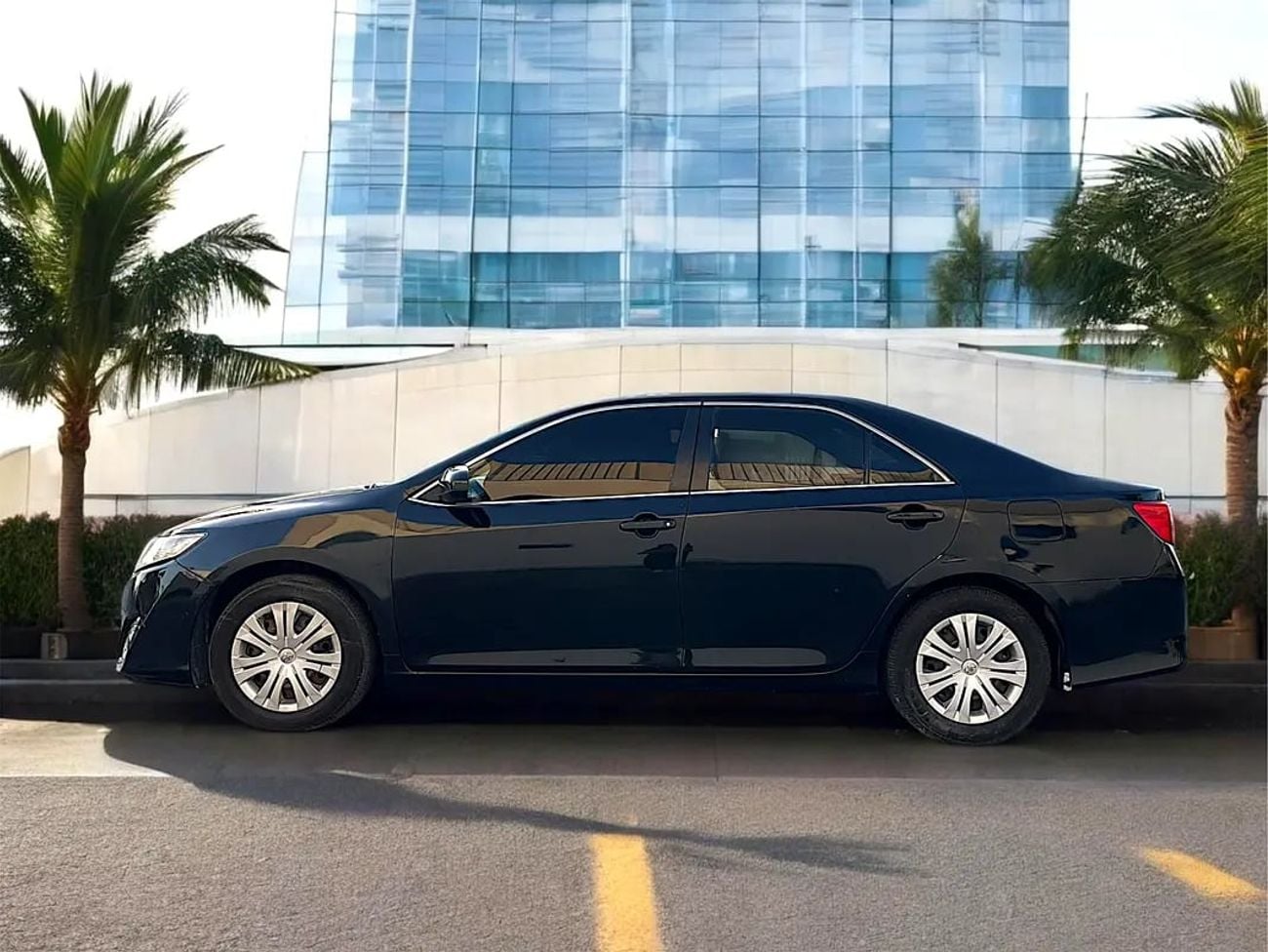 Toyota Camry GLE 2.5L (204 HP) GL - GCC Specs - Reliable and Efficient