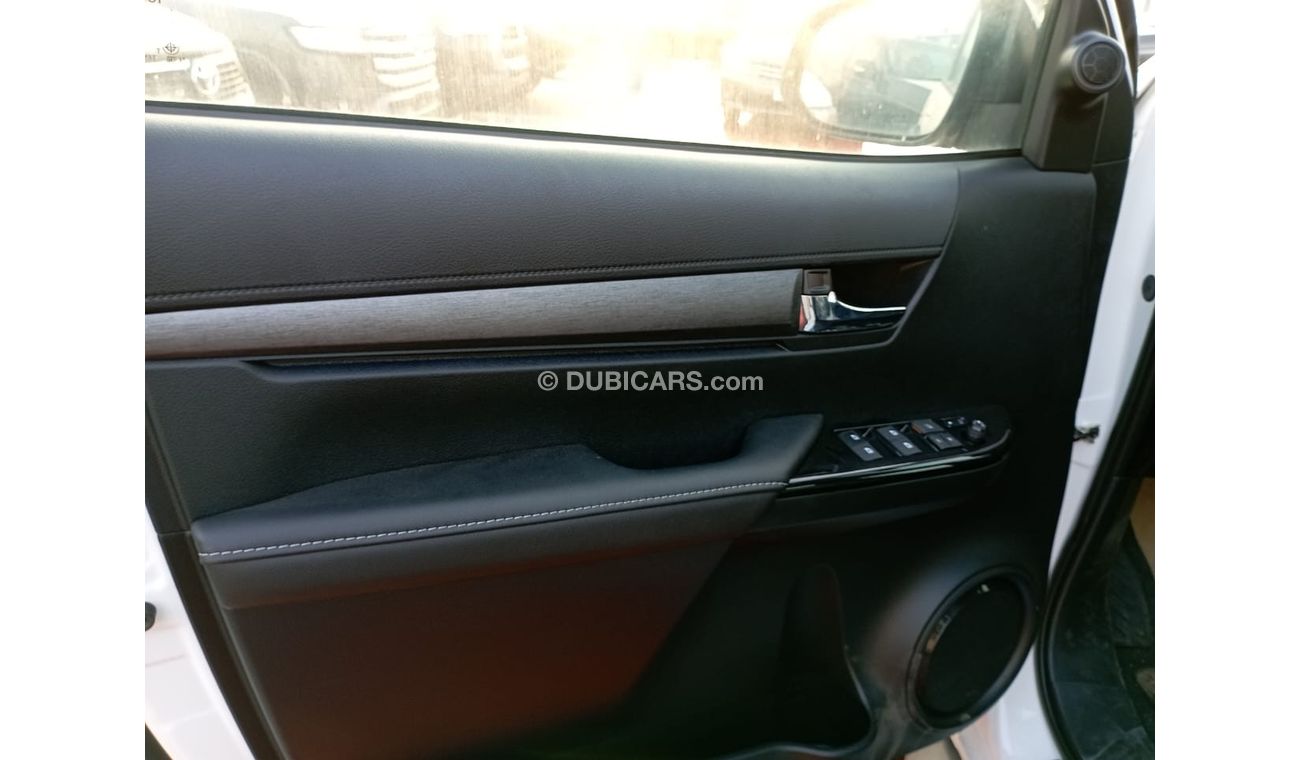 Toyota Hilux TOYOTA HILUX 4.0 ADVENTURE WHITE WITHOUT ROLLBAR WHITE 2023