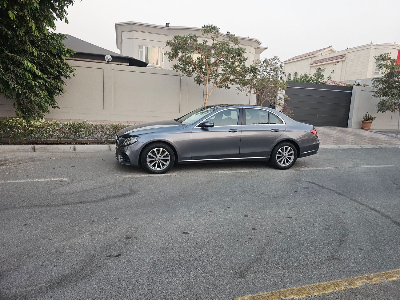 مرسيدس بنز E200