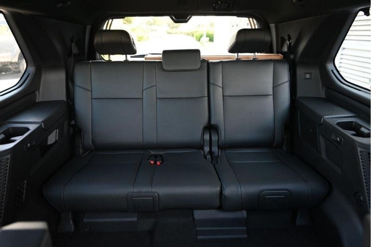 Toyota Sequoia PLATINUM I-FORCE HYBRID V6 3.5L 4WD 7-SEATER AUTOMATIC TRANSMISSION.