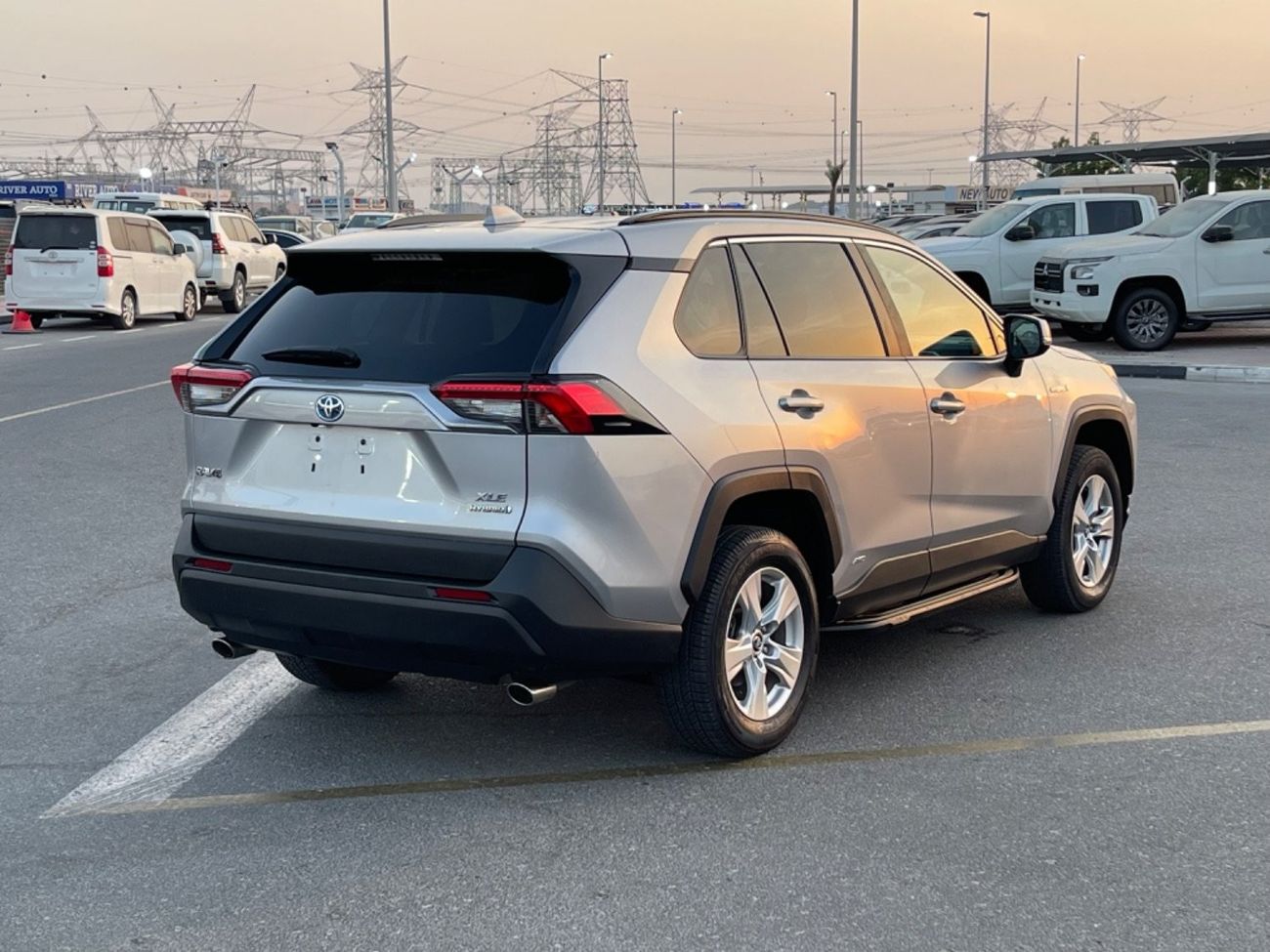 Toyota RAV4 2020 TOYOTA RAV4 XLE HYBRID 4x4 IMPORTED FROM USA