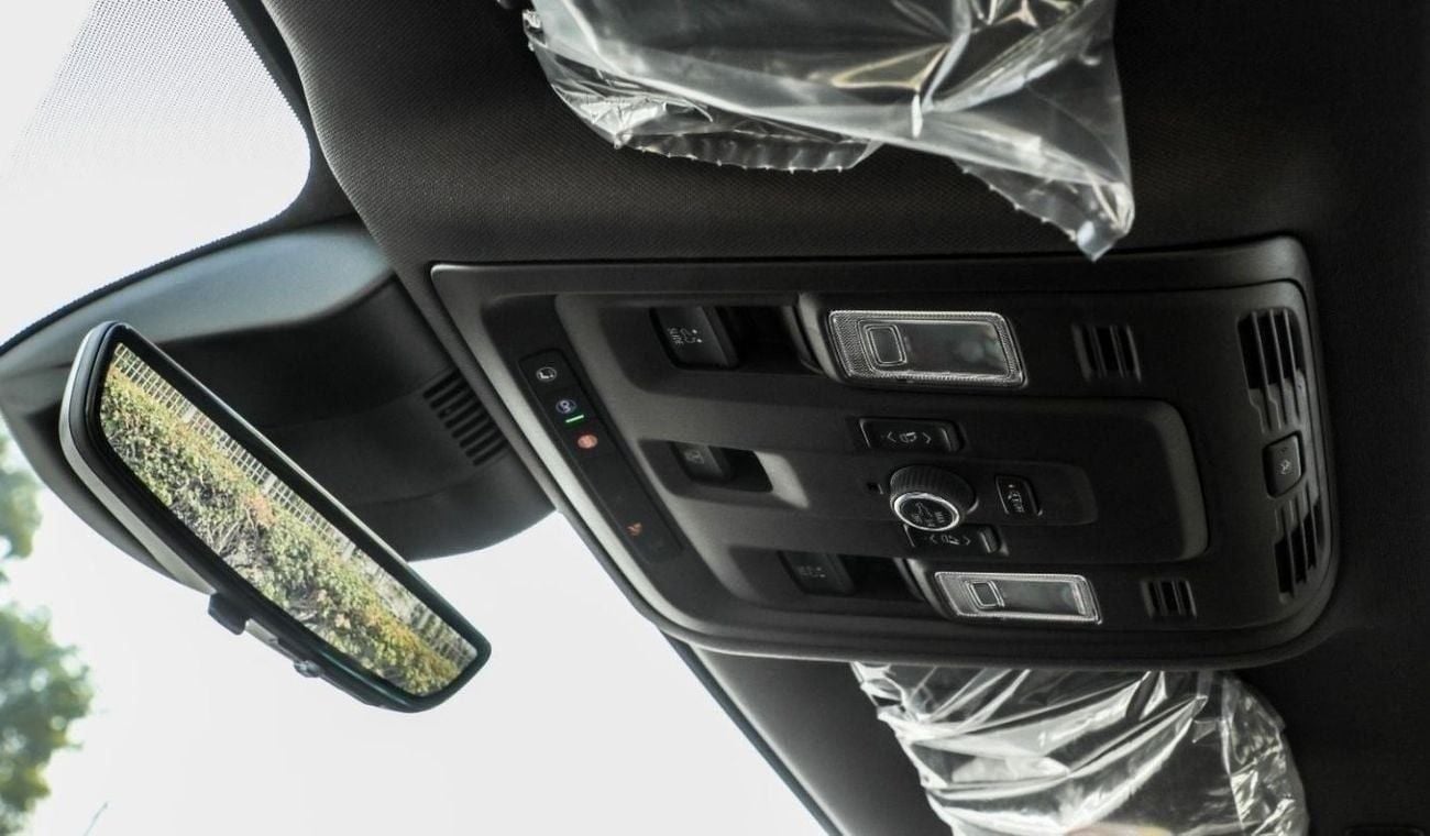 جي أم سي يوكون Denali 4WD + TV 8-Seaters. GCC. Local Registration + 5%