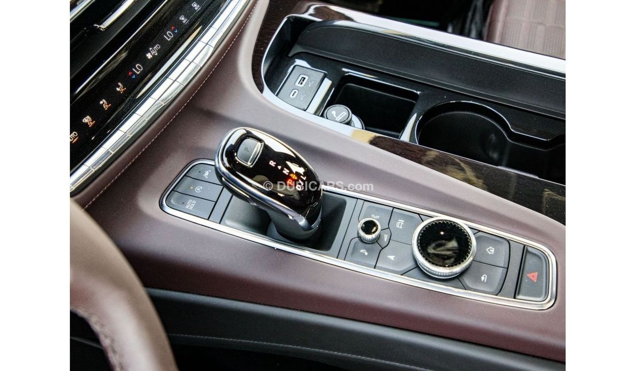 Cadillac Escalade 4WD LUXURY PLATINUM TV + 36 SPEAKER/GCC. Local Registration +10%