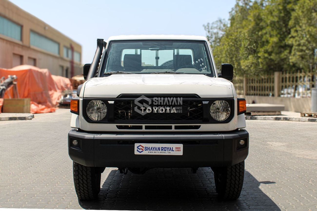تويوتا لاند كروزر بيك آب LC79 2.8L DIESEL STANDARD-E SC AT 2026MY
