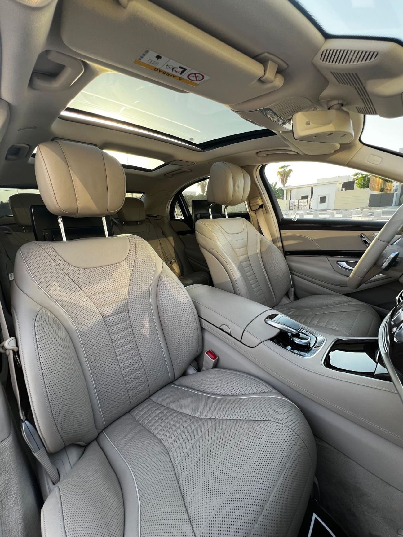 مرسيدس بنز S 560 Std 4.0L (469 HP) 4.0L (469 HP)