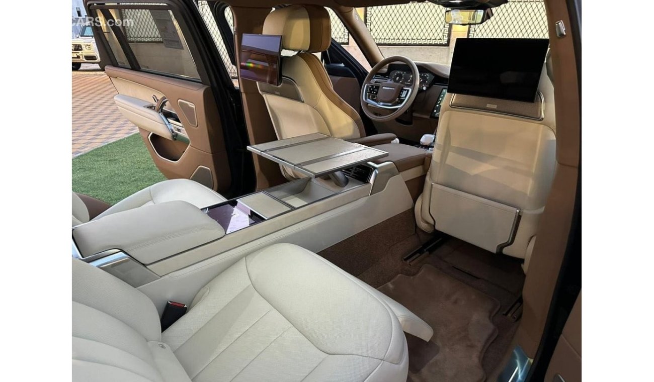 Land Rover Range Rover GCC SPEC UNDER WARRANTY AND SERVICE CONTRACT