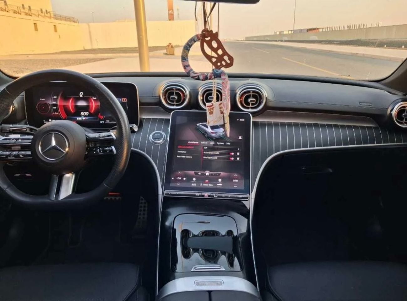 مرسيدس بنز C 300 صالون دفع رباعي