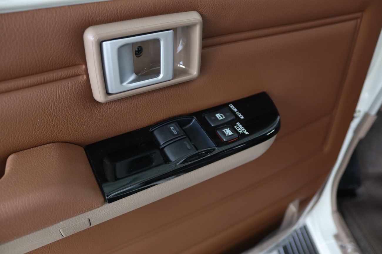 Toyota Land Cruiser 2025 LAND CRUISER GRJ 71 4.0 V6 AT FULL  **EXPORT ONLY**التصدير فقط خارج الخليج**