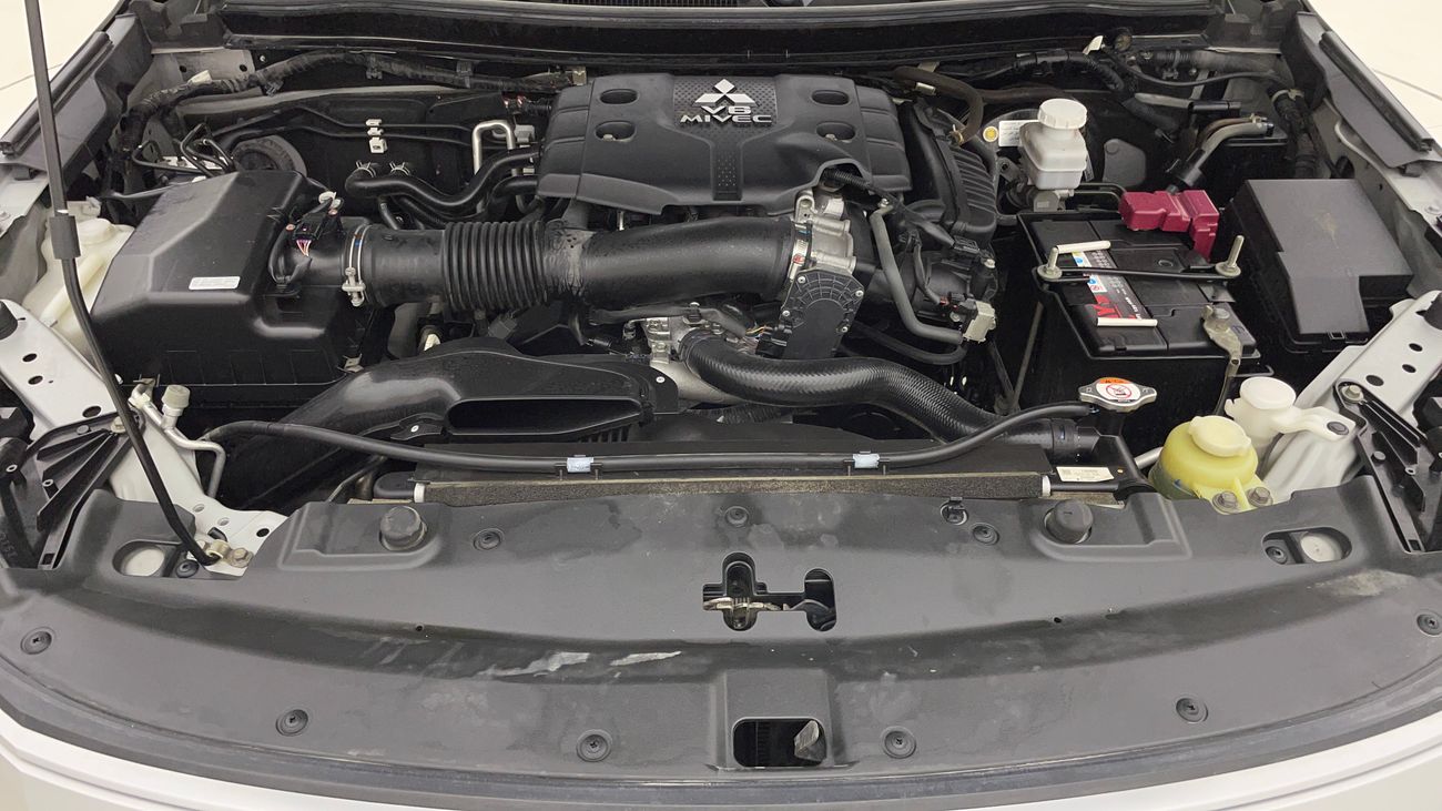 ميتسوبيشي مونتيرو سبورت GLS PREMIUM 3 | بدون دفعة مقدمة | اختبار القيادة في المنزل