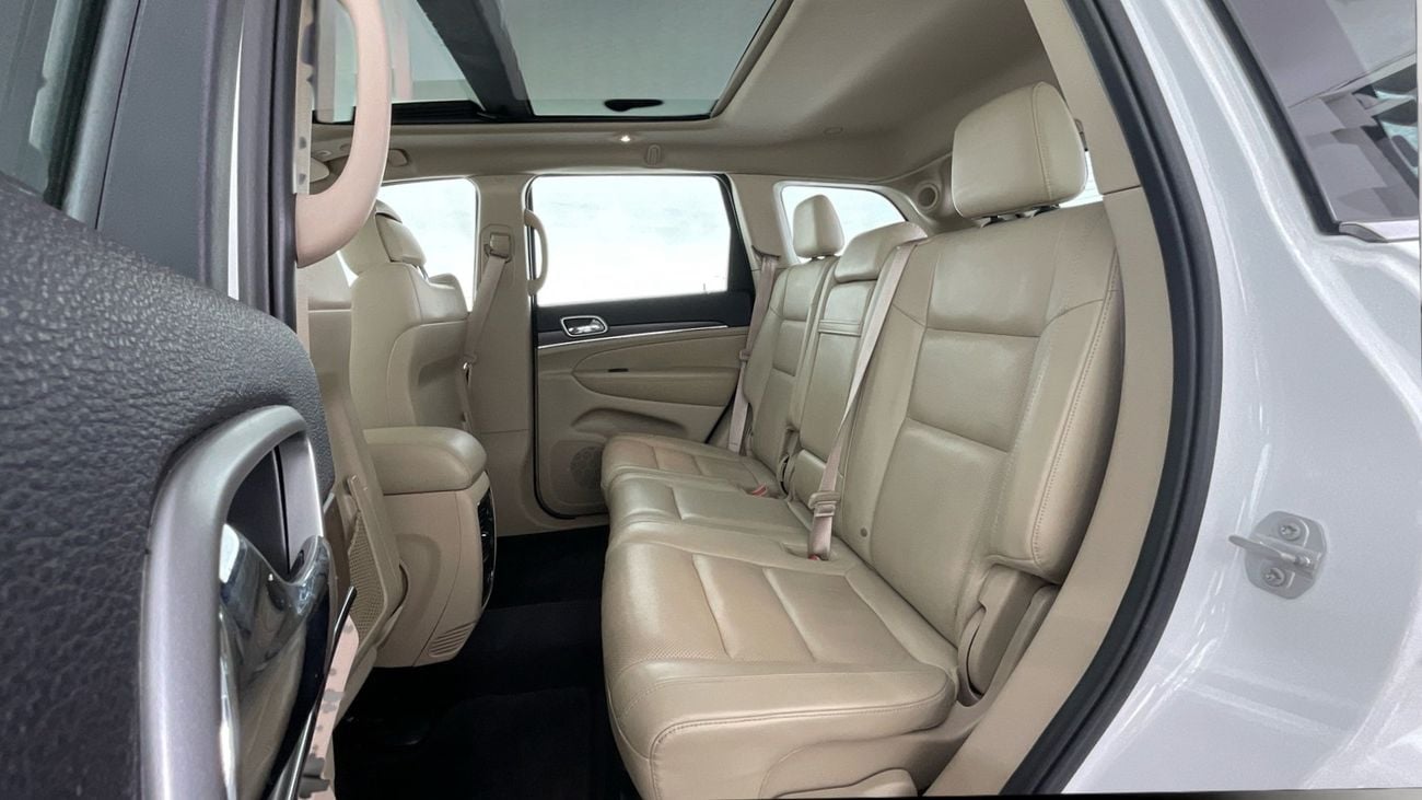 جيب جراند شيروكي Limited | upto AED 20,000 Ramadan Discount | شامل الضمان | 0 ﺪﻔﻋﺓ ﺃﻮﻟﻯ