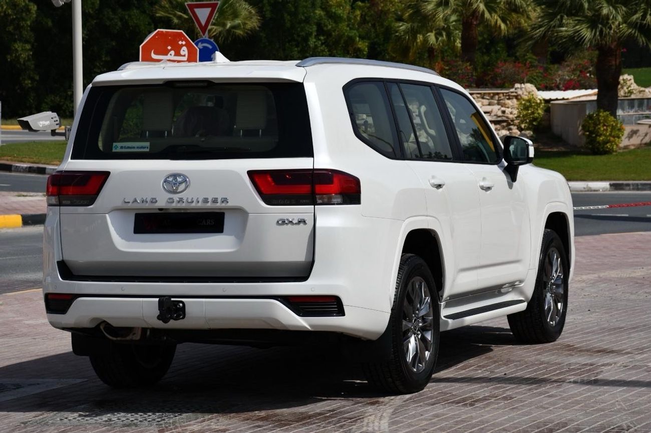 Toyota Land Cruiser Land Cruiser GXR 2024 whie/beige