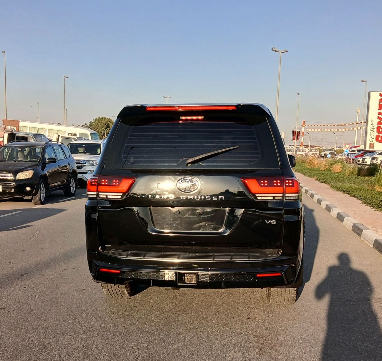 تويوتا لاند كروزر Toyota landcruise 2019Model 4.0 v6 petrol Engine Colour Black push start Transmission Automatic Inte