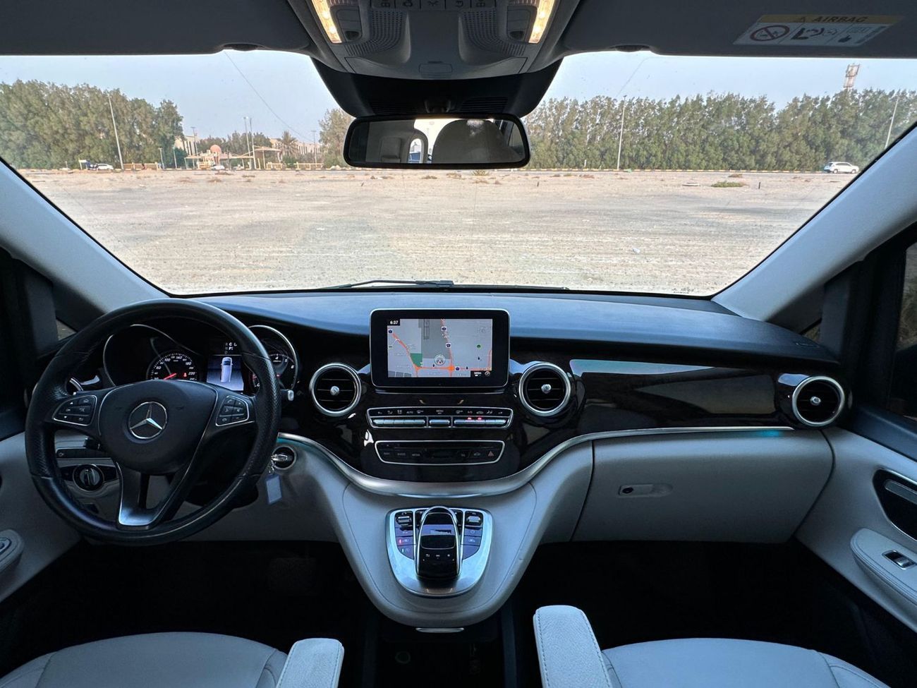 Mercedes-Benz V 250 MERCEDES V-250 2018 GCC FULL OPTION // PERFECT CONDITION