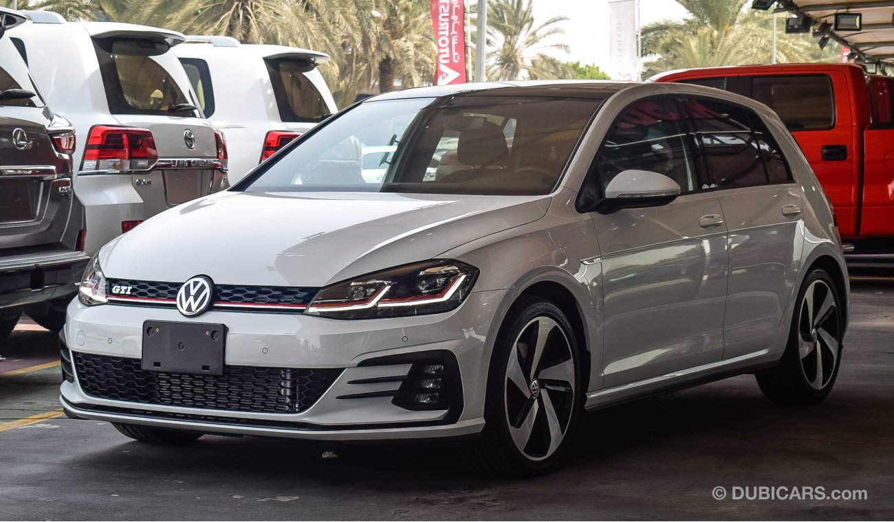 فولكس واجن جولف GTI