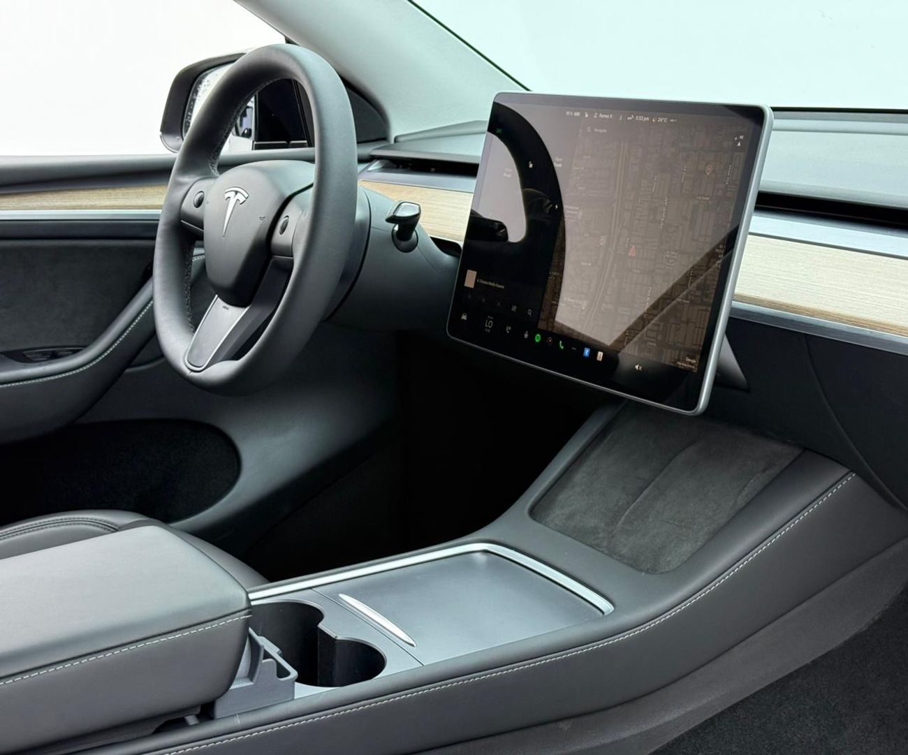 تسلا موديل Y Real-Wheel Drive 2024 Tesla Model Y, 2027 Tesla Warranty, 2031 Tesla Battery Warranty, Low Km, GCC