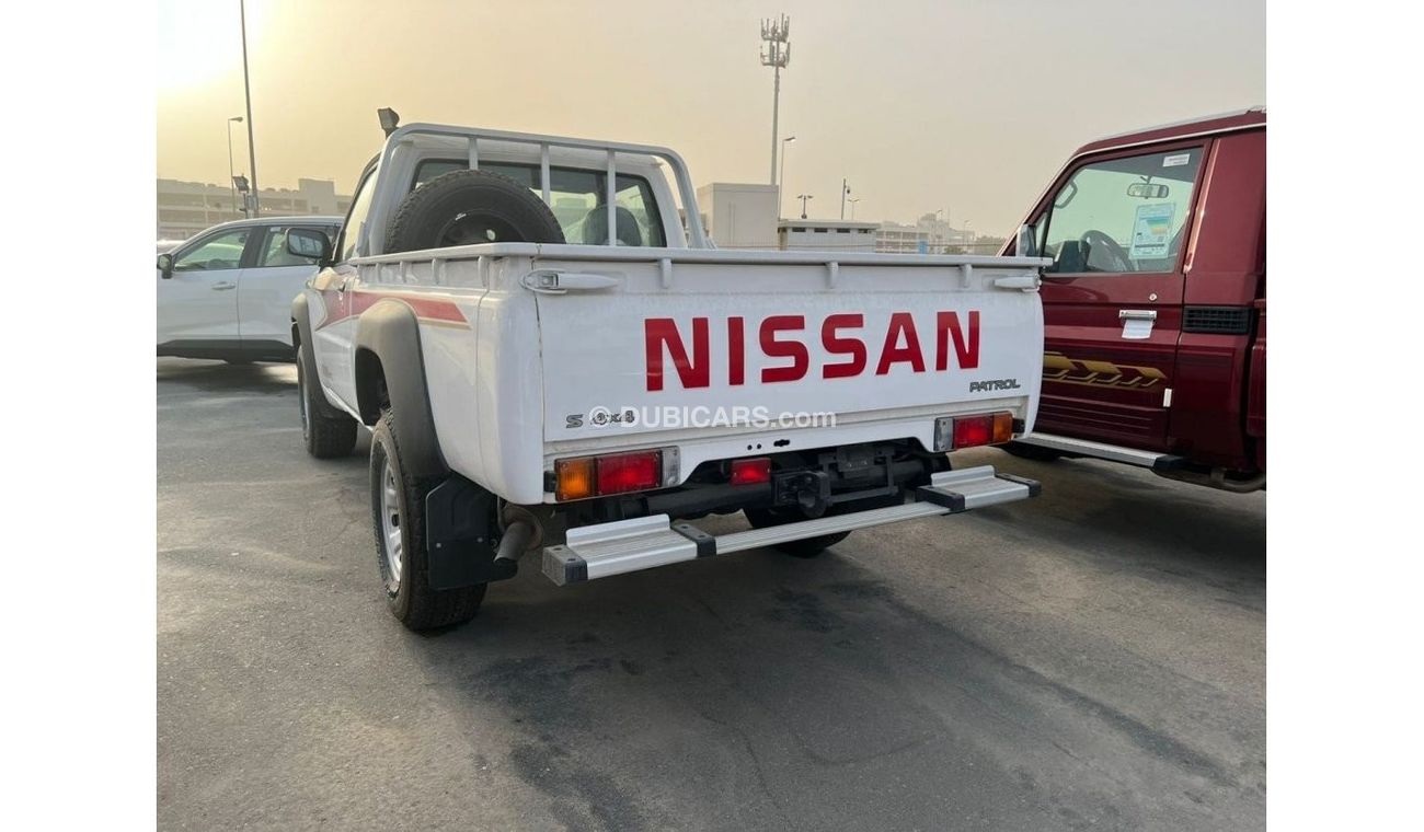 Nissan Patrol Pickup 4.8L 4X4 S/C BSC M/T PTR