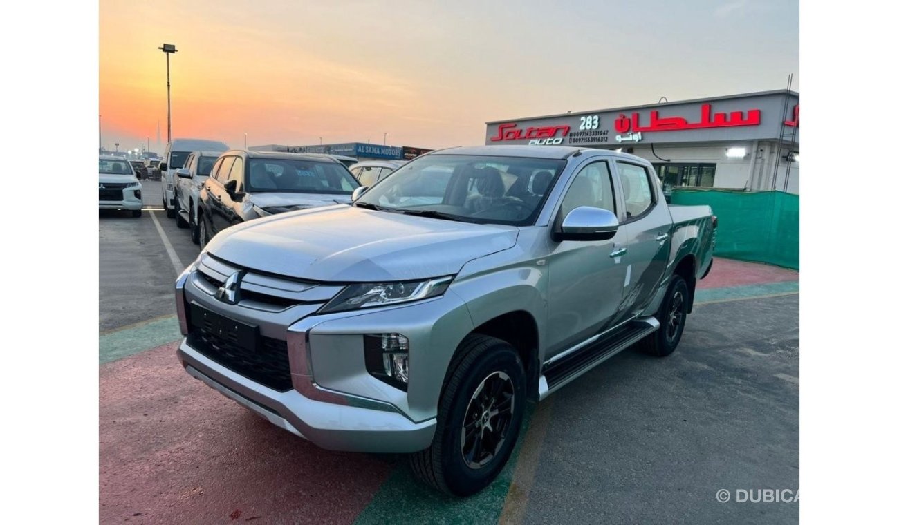 Mitsubishi L200 MITSUBISHI L200 Double Cab 22MY silver color AT 2.4L Diesel // Fog light,, Chrome packedg , black ra