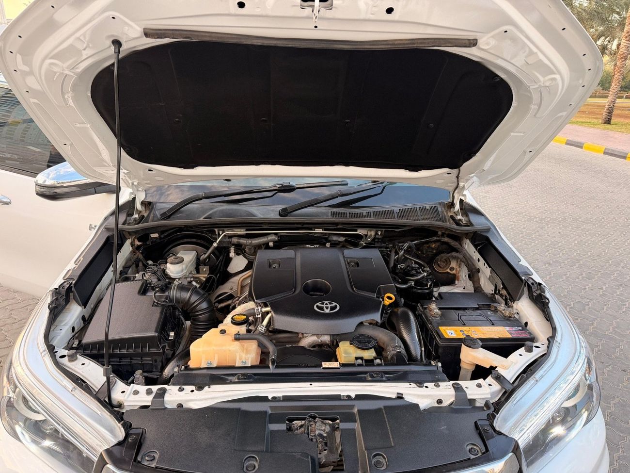 تويوتا هيلوكس SR Right Hand Drive