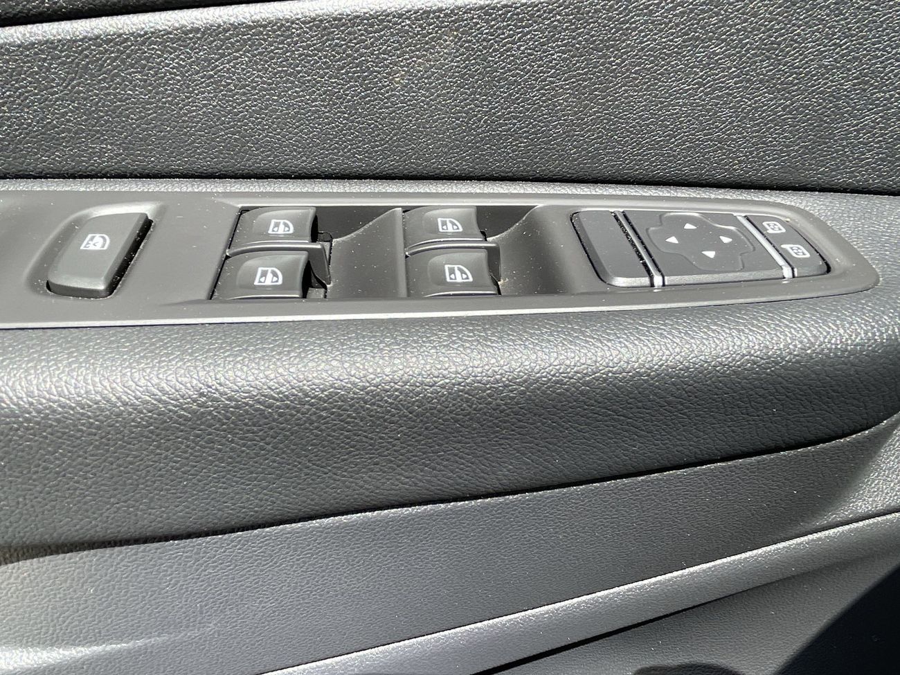 Renault Captur RXE 1.4 1.4 | Under Warranty | Free Insurance | Inspected on 150+ parameters