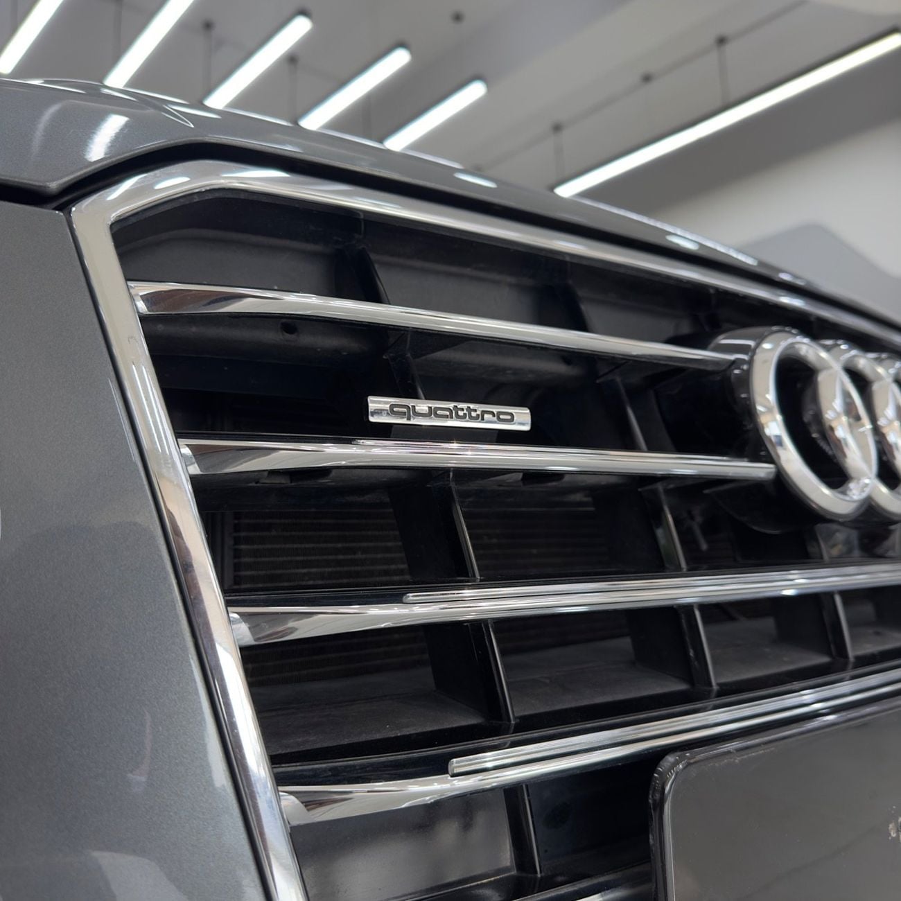 Audi A8 L 60 TFSI quattro Rear Package 4.0L