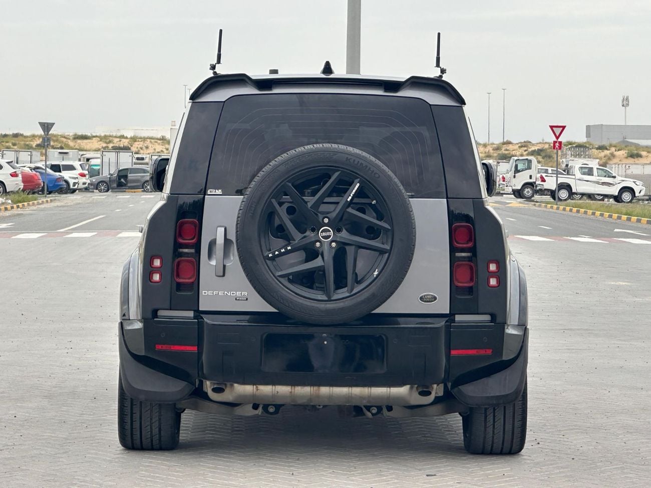 Land Rover Defender P400 110 HSE 3.0L (5 Seater)