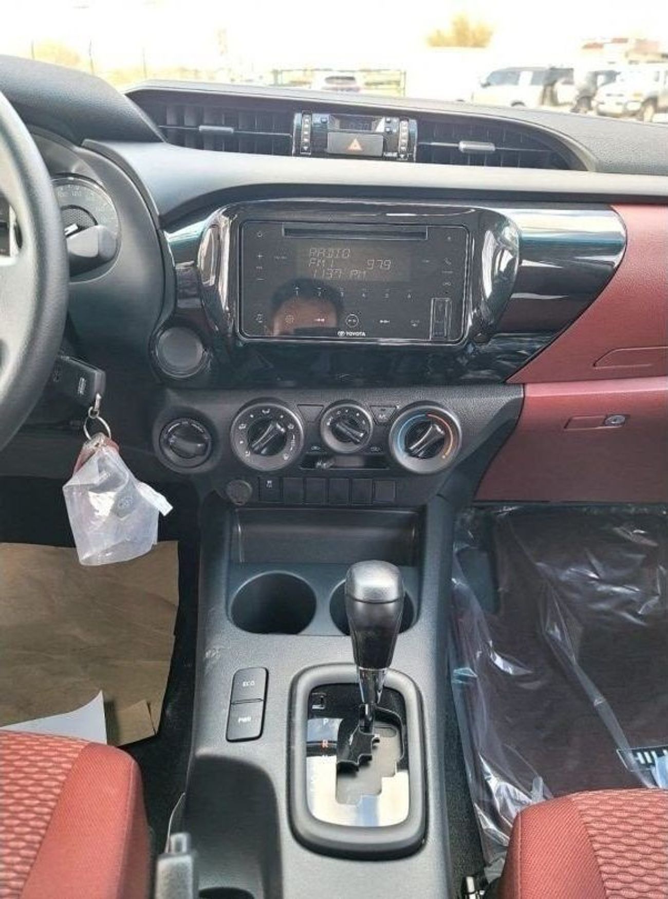 Toyota Hilux TOYOTA HILUX 2.7L PETROL AUTOMATIC 2024