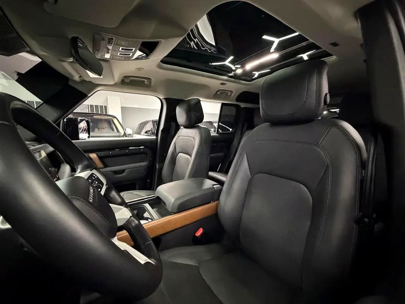 Land Rover Defender 110 HSE (P400) Black Edition | LR Warranty/Service | Full PPF | P400 HSE