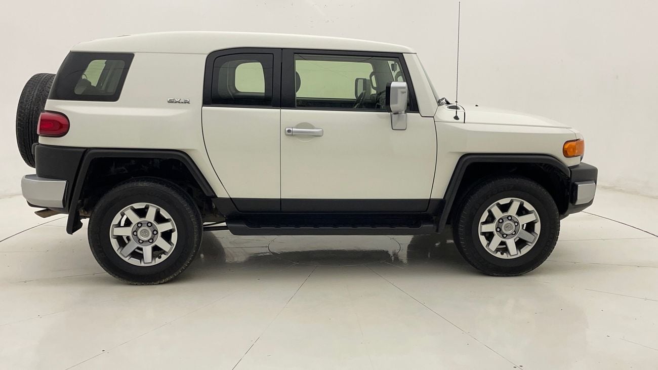 Toyota FJ Cruiser GXR 4 | Zero Down Payment | Home Test Drive