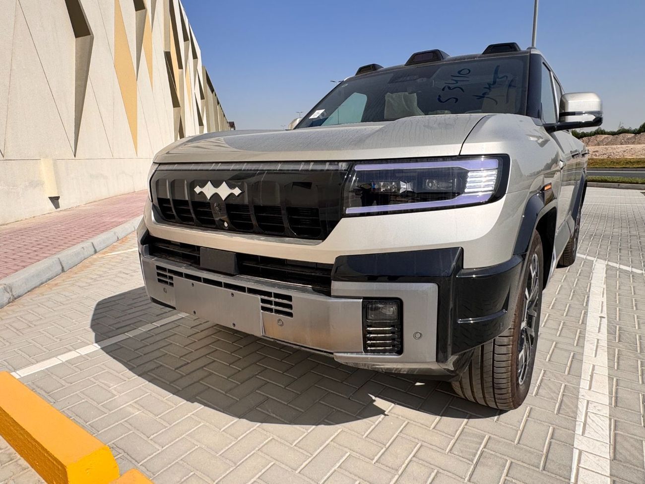 بي واي دي ليوبارد 8 BYD Leopard 8 Smart and Brave Flagship Edition - 7 Seats - Electric Side Step -  2025 Brand New - Wi