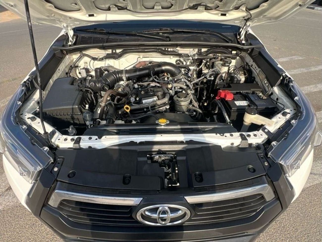 Toyota Hilux 2021 TOYOTA HILUX Adventure Option 2.7L  -  V4 - 4 Wheel Drive - LEATHER SEATS - AUTOMATIC TRANSMISS