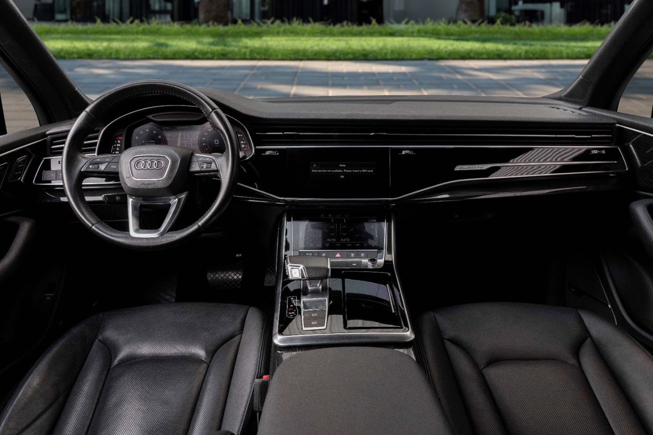 أودي Q7 Q7 S-line | 3,232 P.M | 0% Downpayment | Immaculate Condition!