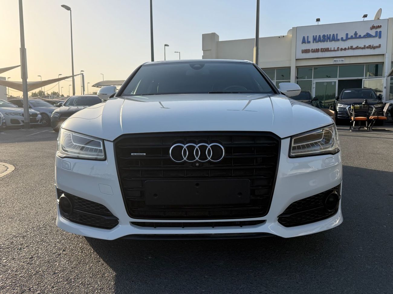 Audi A8 L 60 TFSI quattro 4.0L (454 HP)