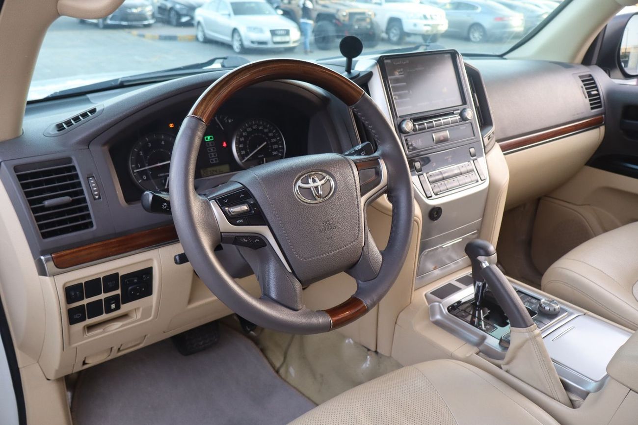 تويوتا لاند كروزر GXR 4.6L