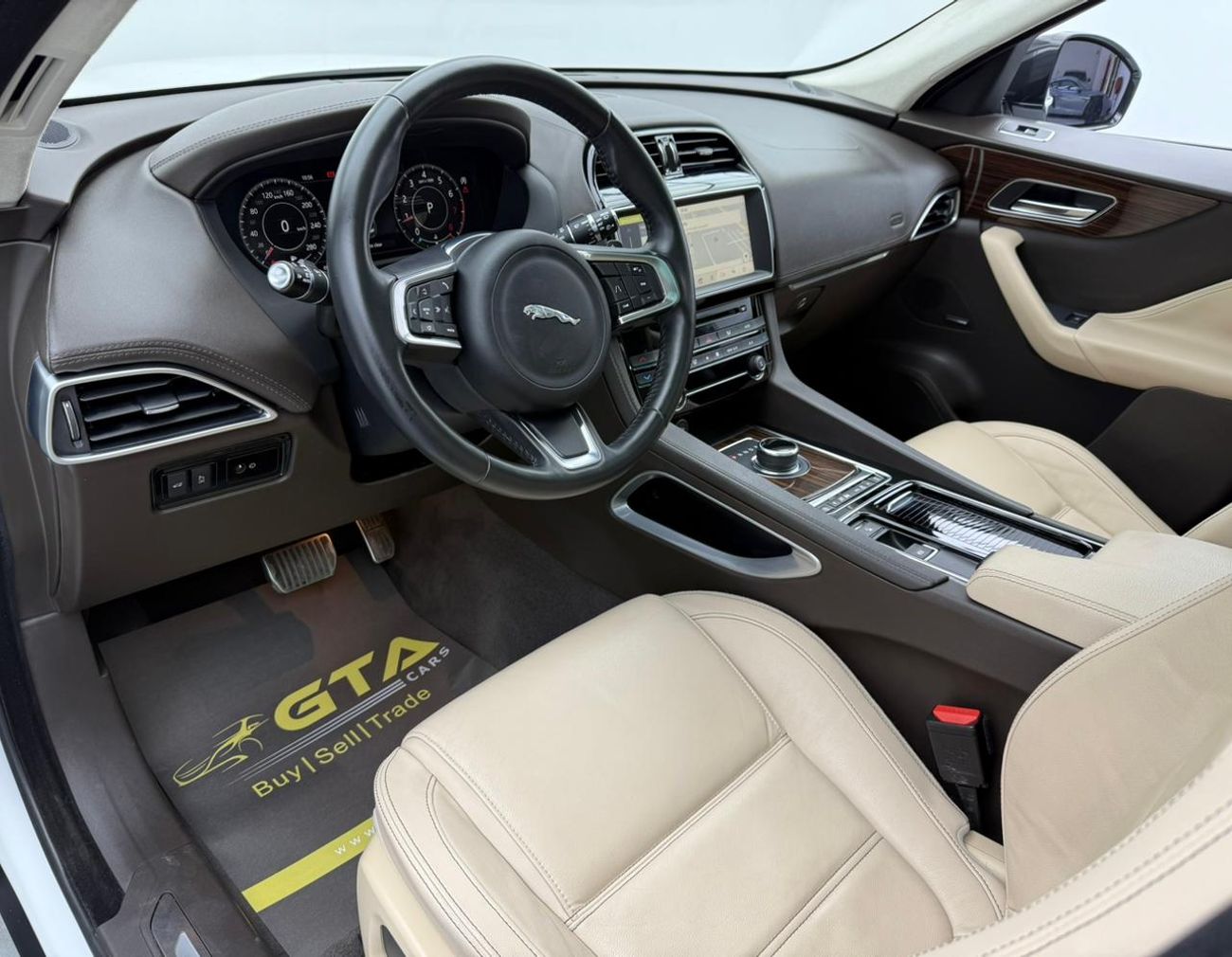 جاكوار F بيس 2019 Jaguar F-Pace 25T, Warranty, Full Jaguar Service History, Excellent Condition, GCC