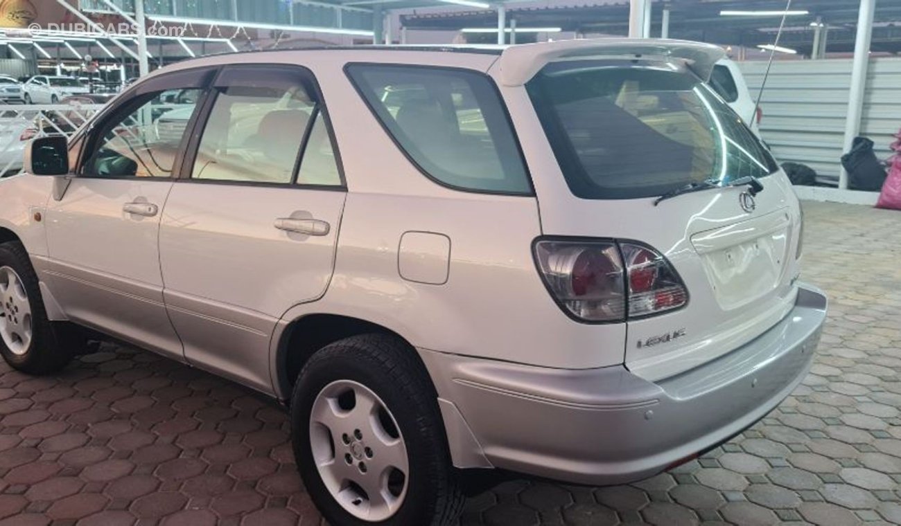 Lexus RX 300 لكزس ار اكس 300 موديل 2001 خليجية بحالة جيدة جدا  سوق سيارات عجمان معرض الصحراء لتجارة السيارات رقم 